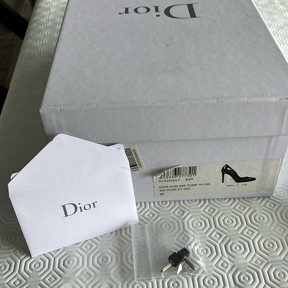 Black & pink pumps - Picture 7 of 7